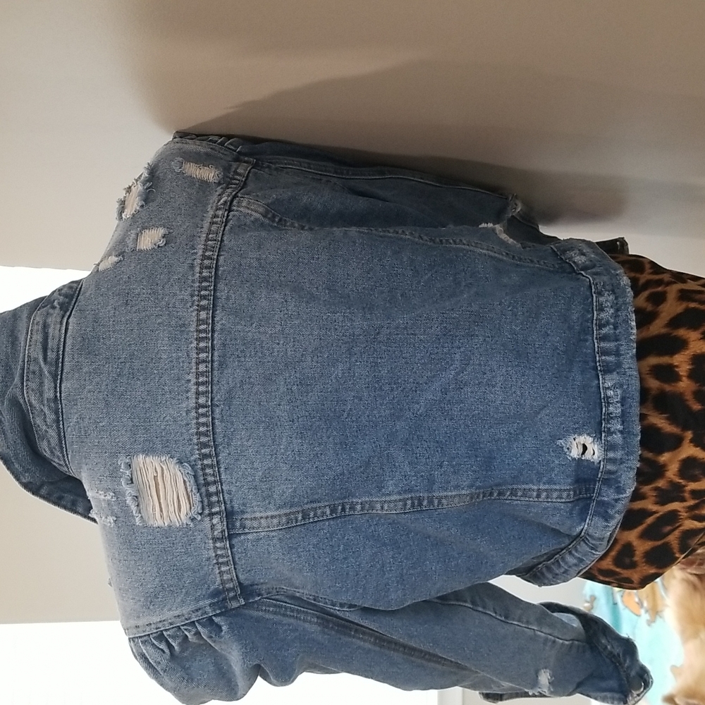 Cropped Ripped Design Jean Jacket - Picture 2 of 2